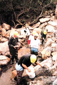 noaa_adobe_studentsconst_1996_sm.jpg 30K